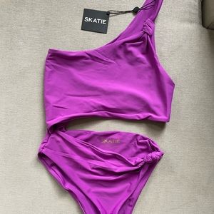 Skatie one-piece bathing suit